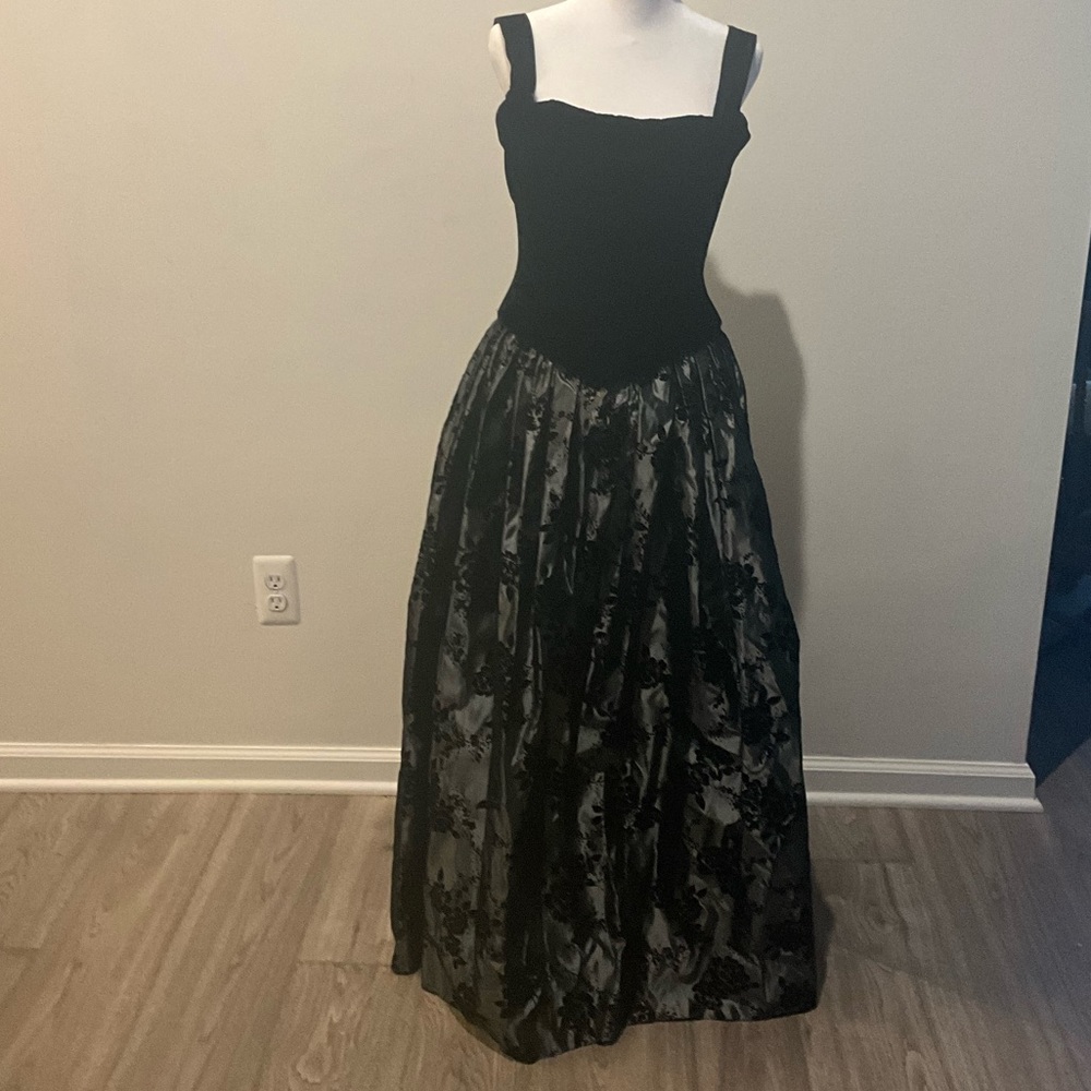VINTAGE JESSICA McCLINTOCK GUNNE SAX BLACK VELVET/FLOCKED DRESS, S 9/10 USA MADE